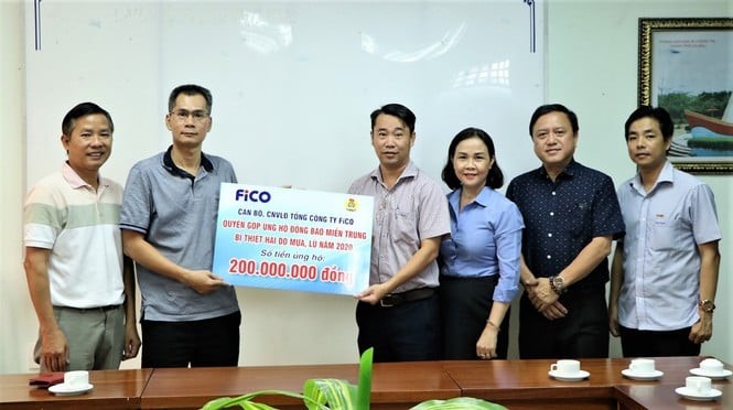 Tổng Công ty FiCO ủng hộ đồng bào miền Trung bị bão lũ